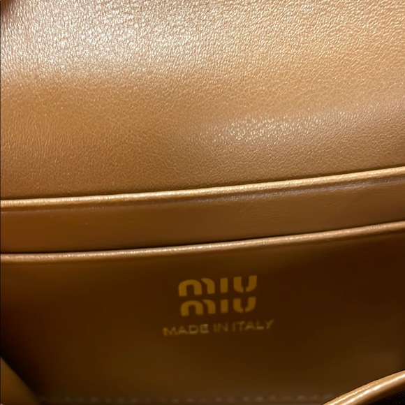 Miu Miu Brown Leather Wallets with Sleek Design - Picture 5 of 6